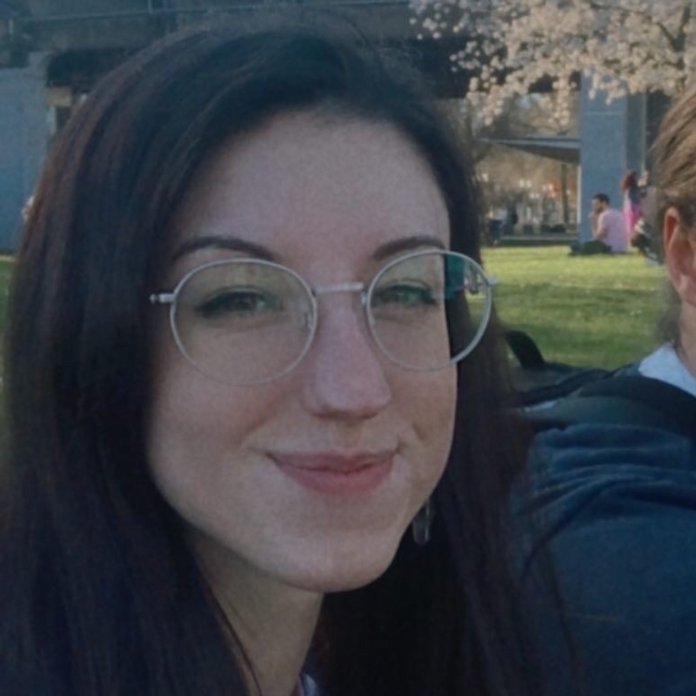 Meet your Posher, Cassie